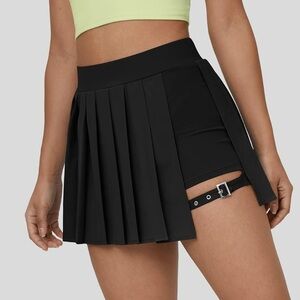 NWT Halara pleated skirt with shorts and buckle underneath